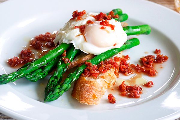 Asparagus with Poached Egg